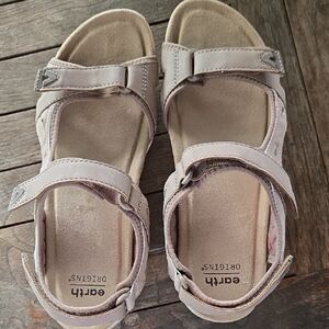 Earth Origins Skylar3 Women's Beige Sandals